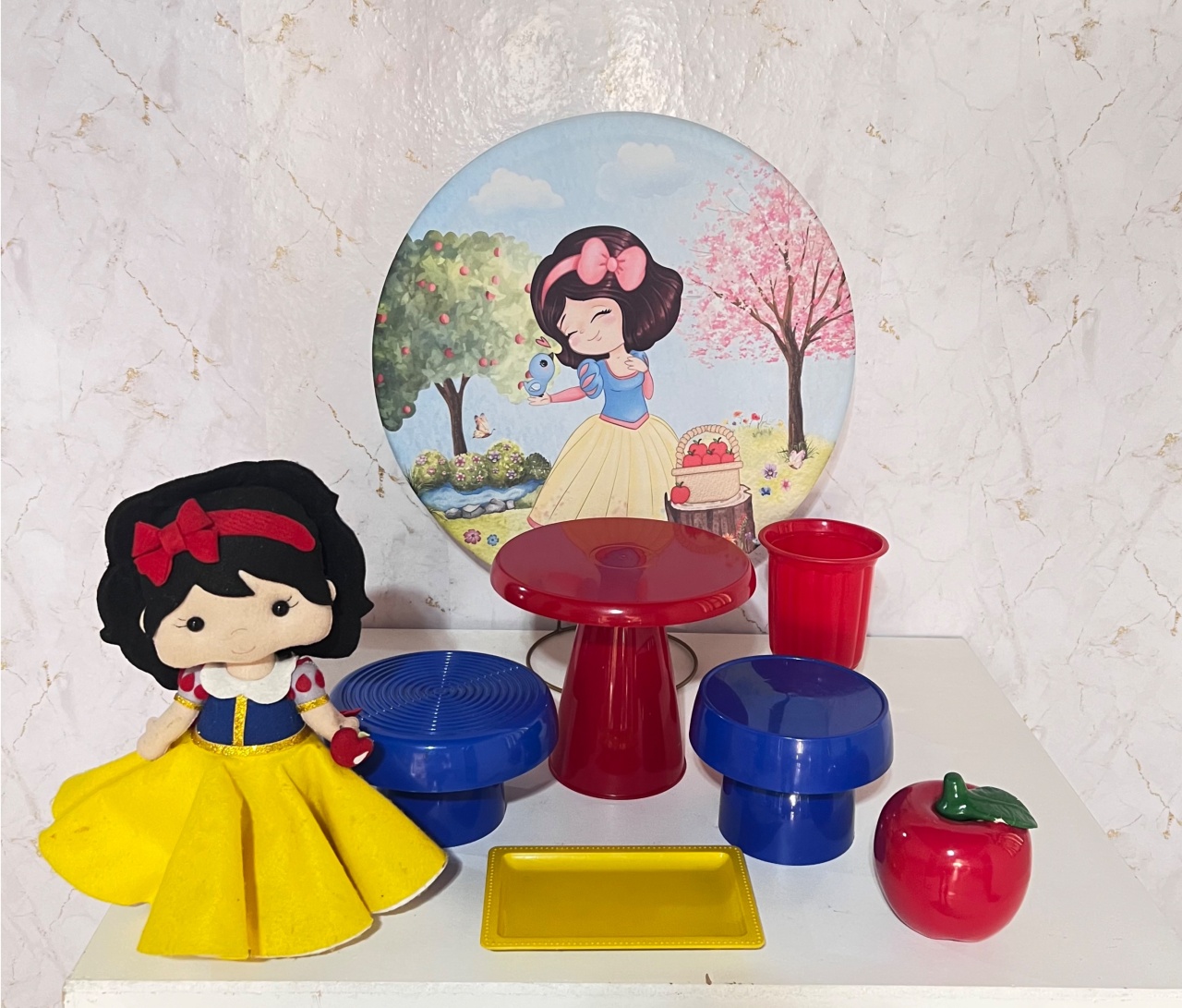 Festa Na Mesa Branca de Neve 2 - Brenda silva nascimento 