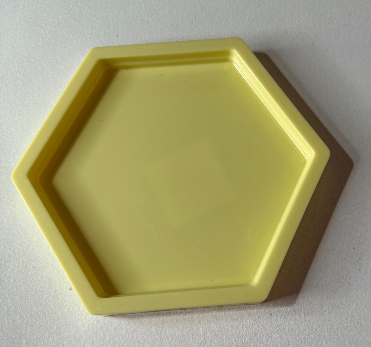 Bandeja Festa Na Mesa Hexagonal Amarelo Candy - Brenda silva nascimento 