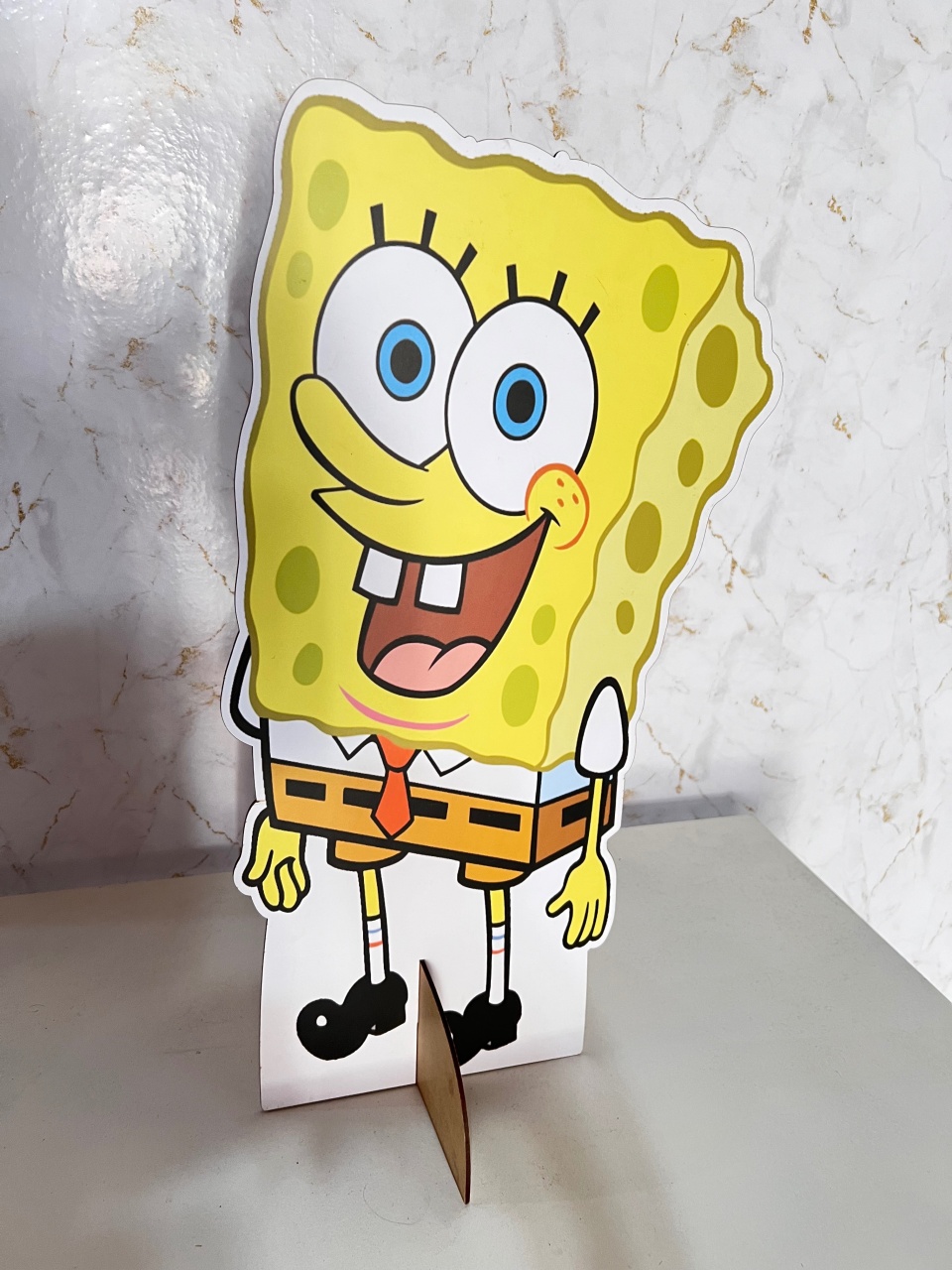 Display de Chão Bob Esponja - Brenda silva nascimento 