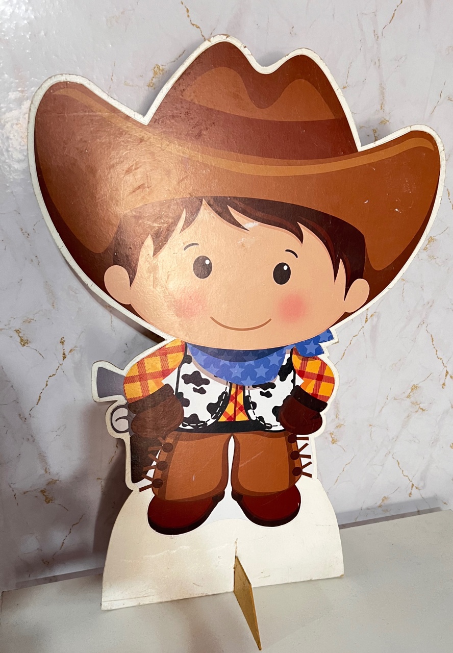 Display de Chão Cowboy - Brenda silva nascimento 