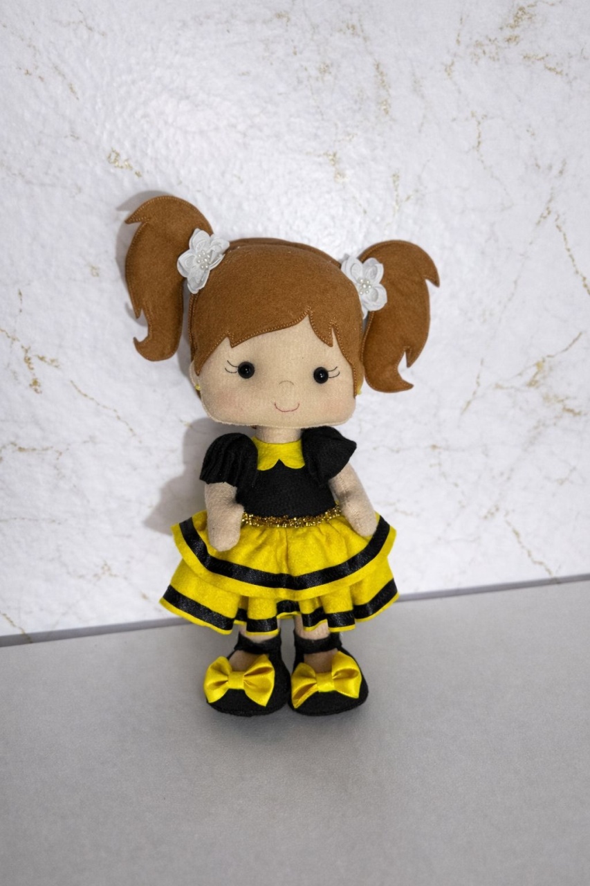 Abelhinha Menina 2 - Brenda silva nascimento 