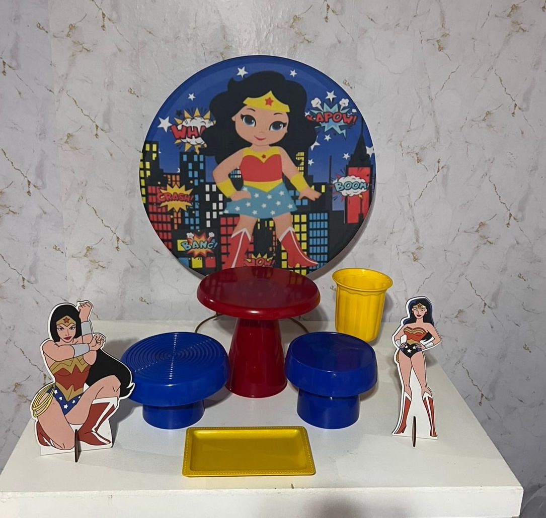 Festa Na Mesa Mulher Maravilha - Brenda silva nascimento 