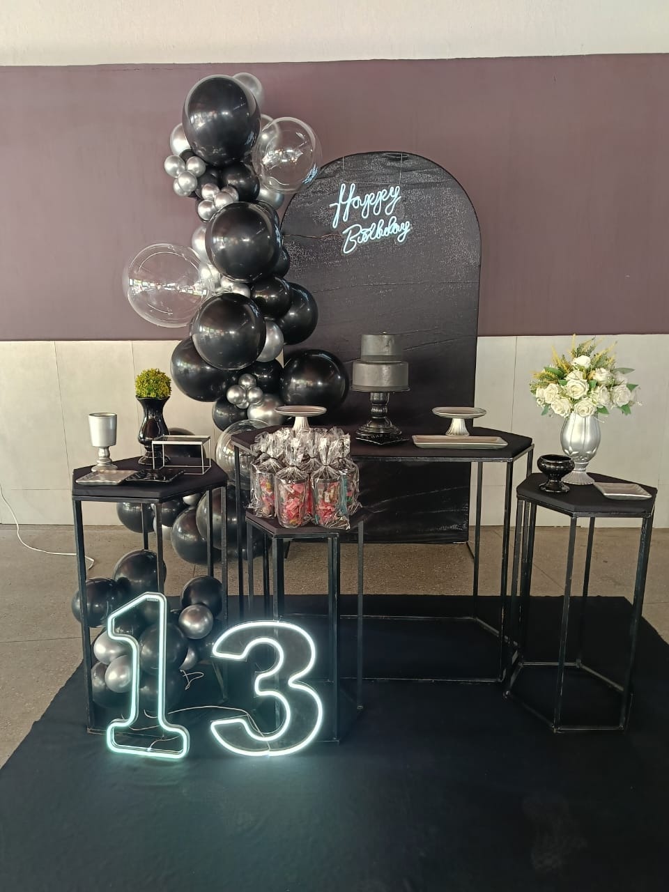 Preto E Prata - DECORANDO SONHOS