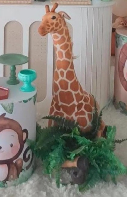 Girafa Realista Grande - DECORANDO SONHOS