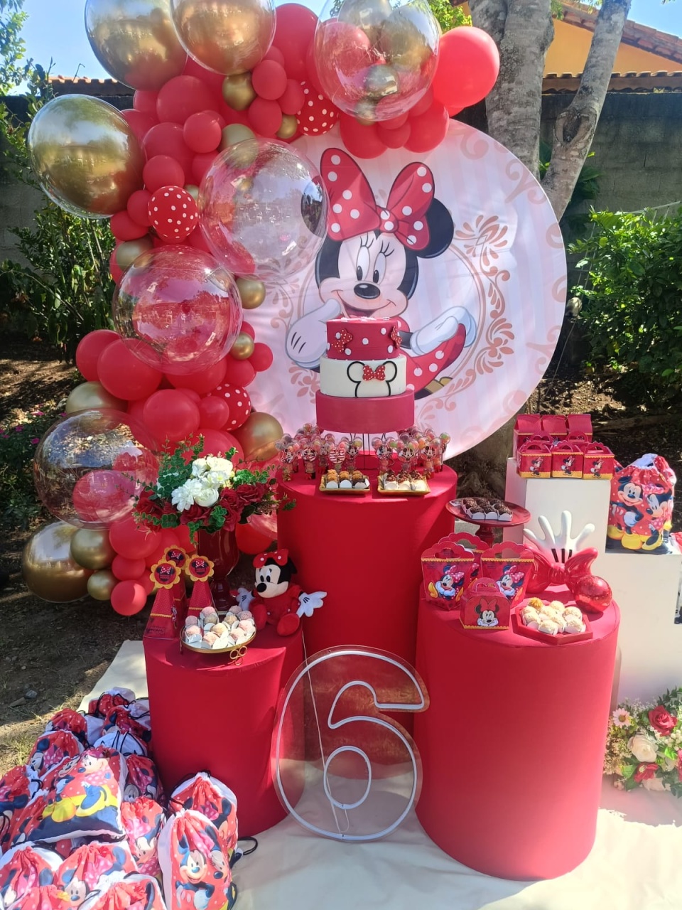 Minnie Vermelha Montagem Realeza - DECORANDO SONHOS