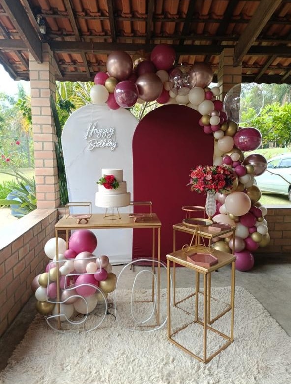 Montagem 2 Paineis Romano Branco E Marsala - DECORANDO SONHOS