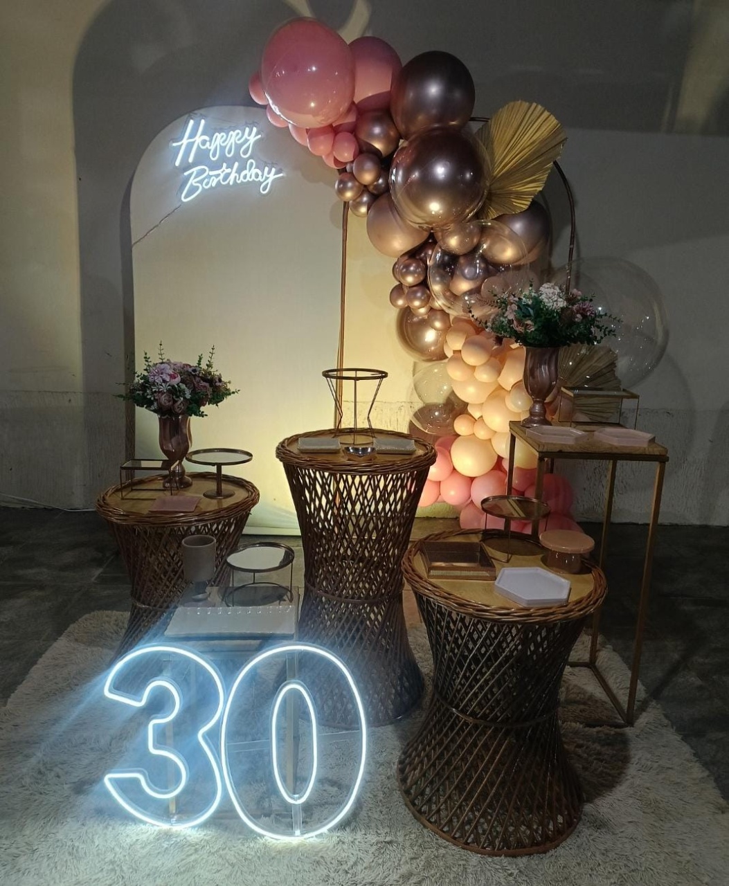 Montagem Bege/Rústico/30 Anos - DECORANDO SONHOS
