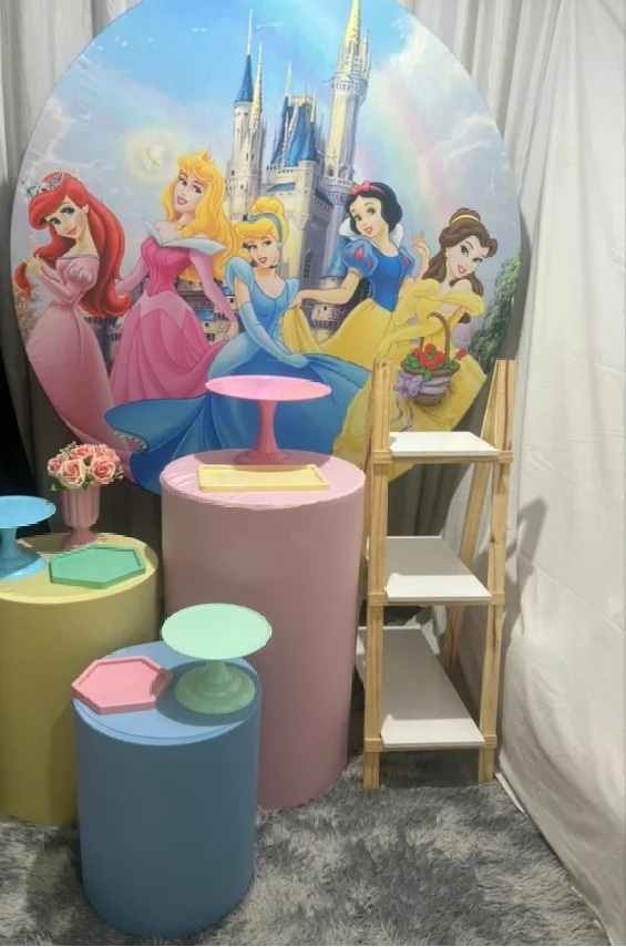 Princesas Com Escada - Celebrart