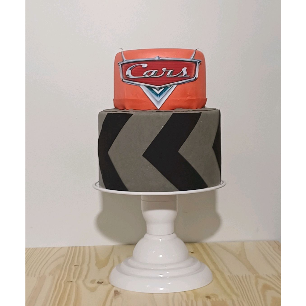 Bolo Carros - Vermelho - Luci_rodrigues_decorações