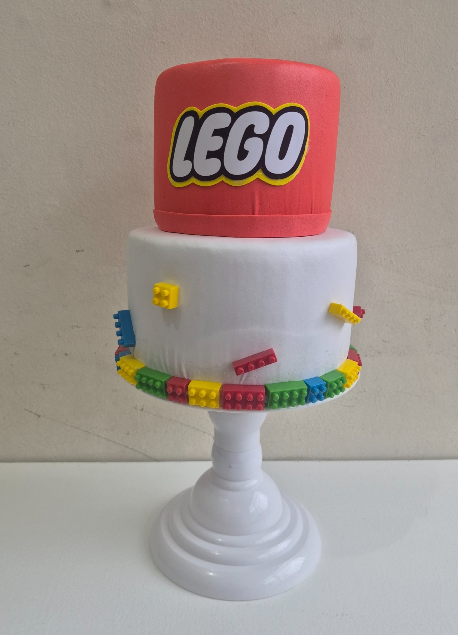 Bolo Lego Dois Andares - Luci_rodrigues_decorações