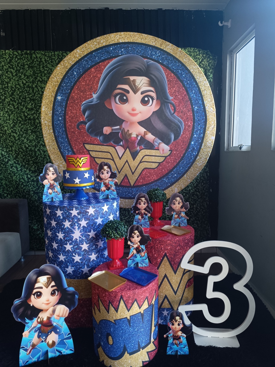 Kit Ouro - Mulher Maravilha  - Encanto e Festas