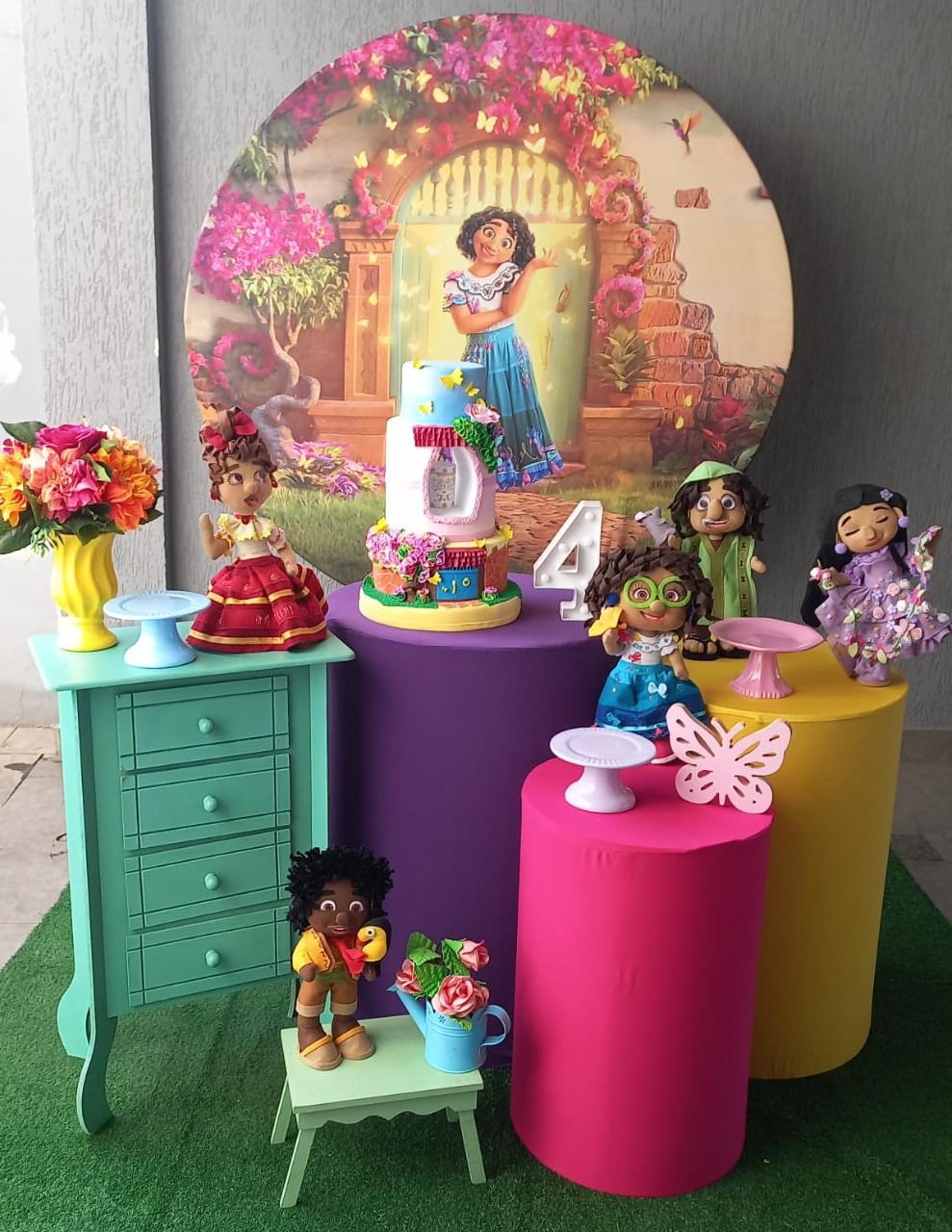 Encanto Mirabel - Encantada Festas e Locações 
