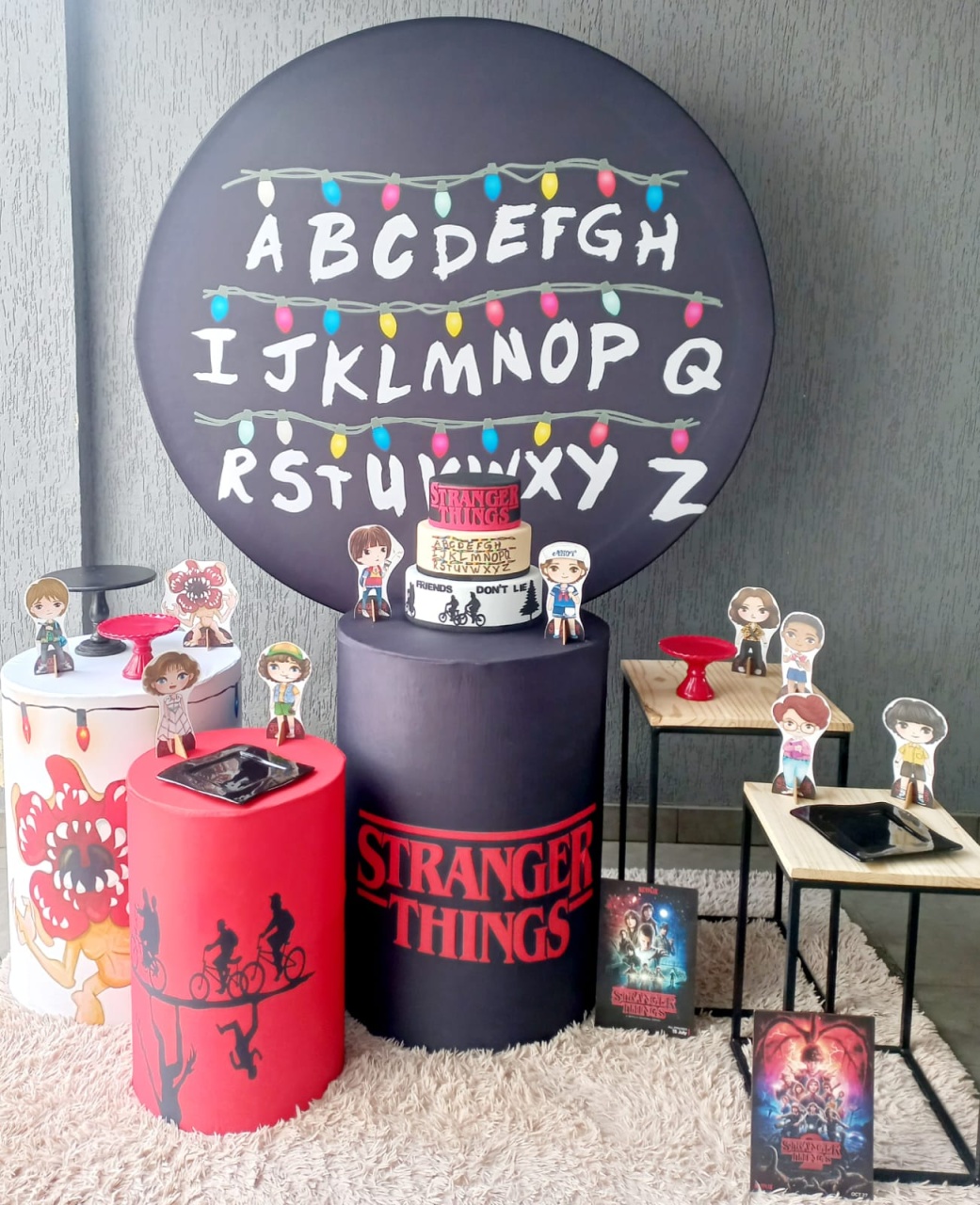 Stranger Things - Encantada Festas e Locações 