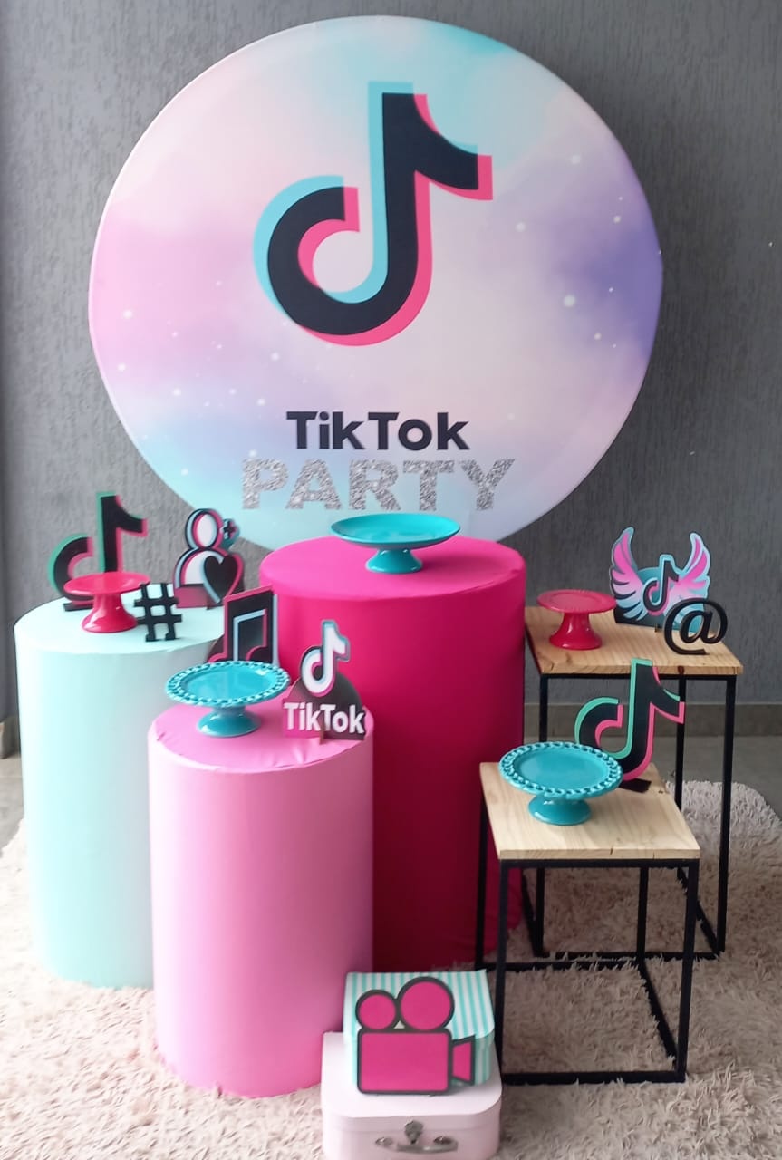 Tiktok Rosa - Encantada Festas e Locações 