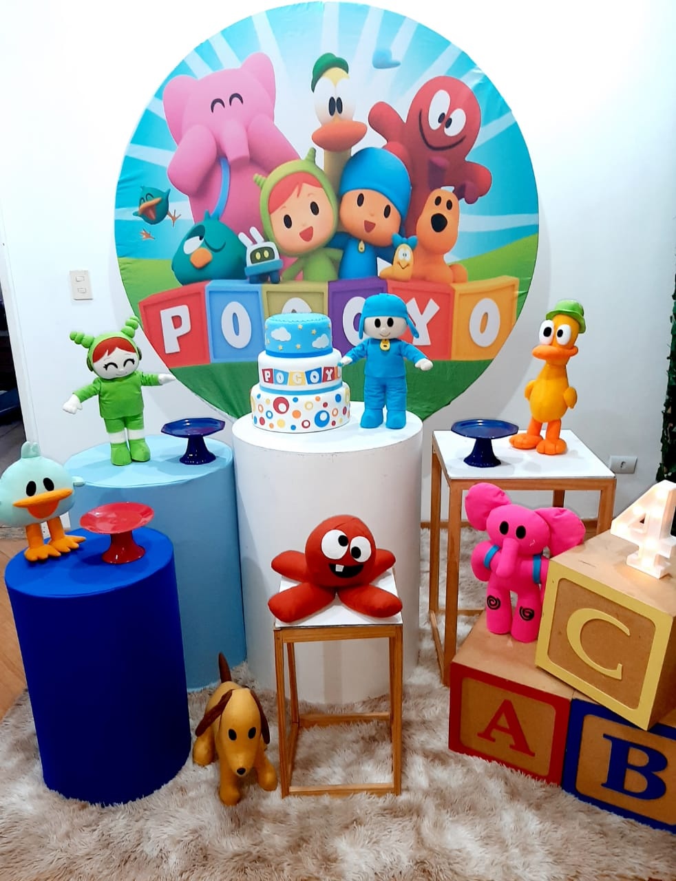 Pocoyo - Encantada Festas e Locações 