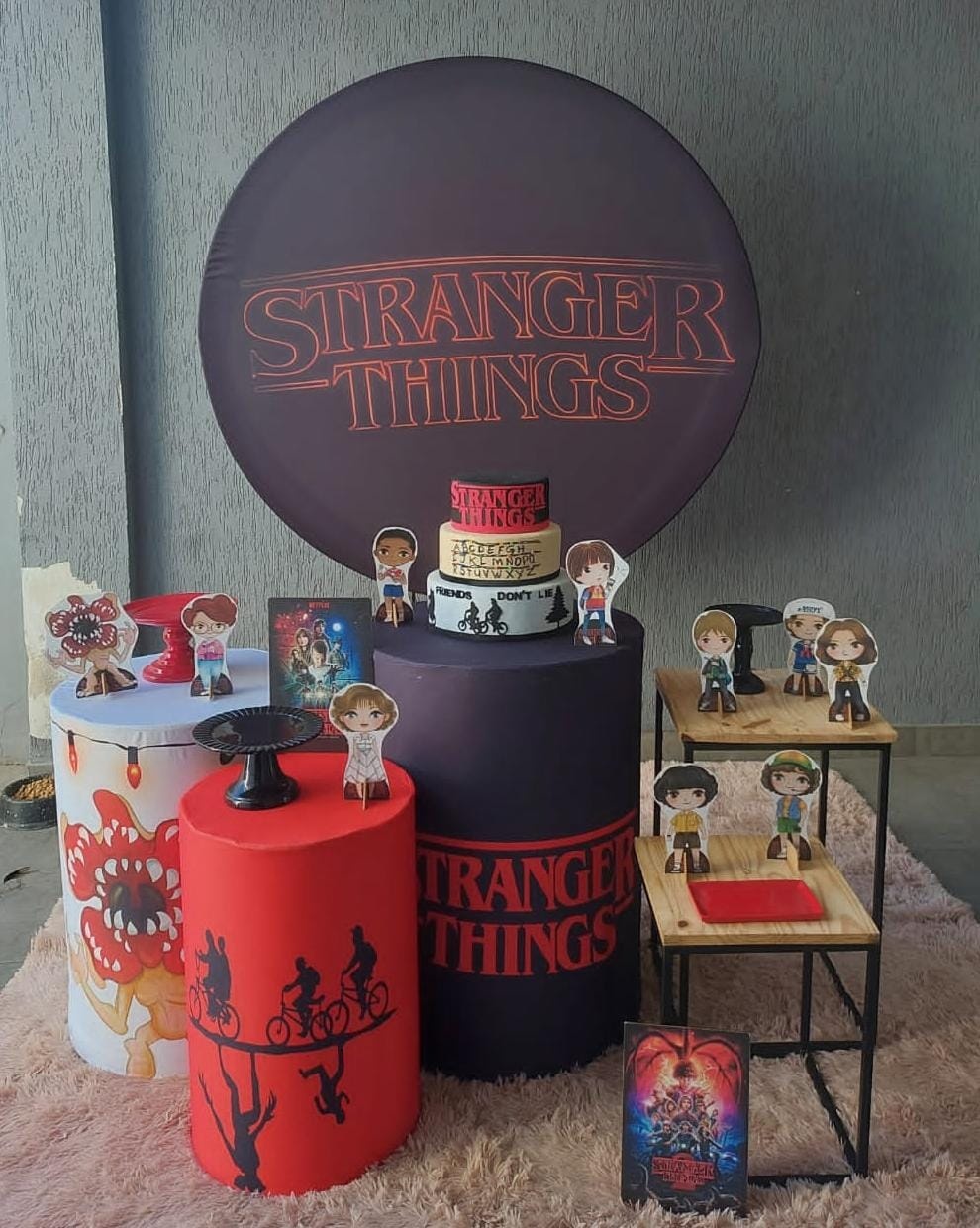 Stranger Things 2 - Encantada Festas e Locações 