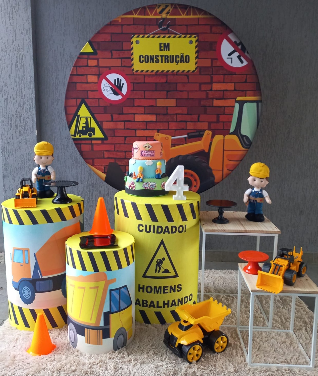 Construtor - Encantada Festas e Locações 