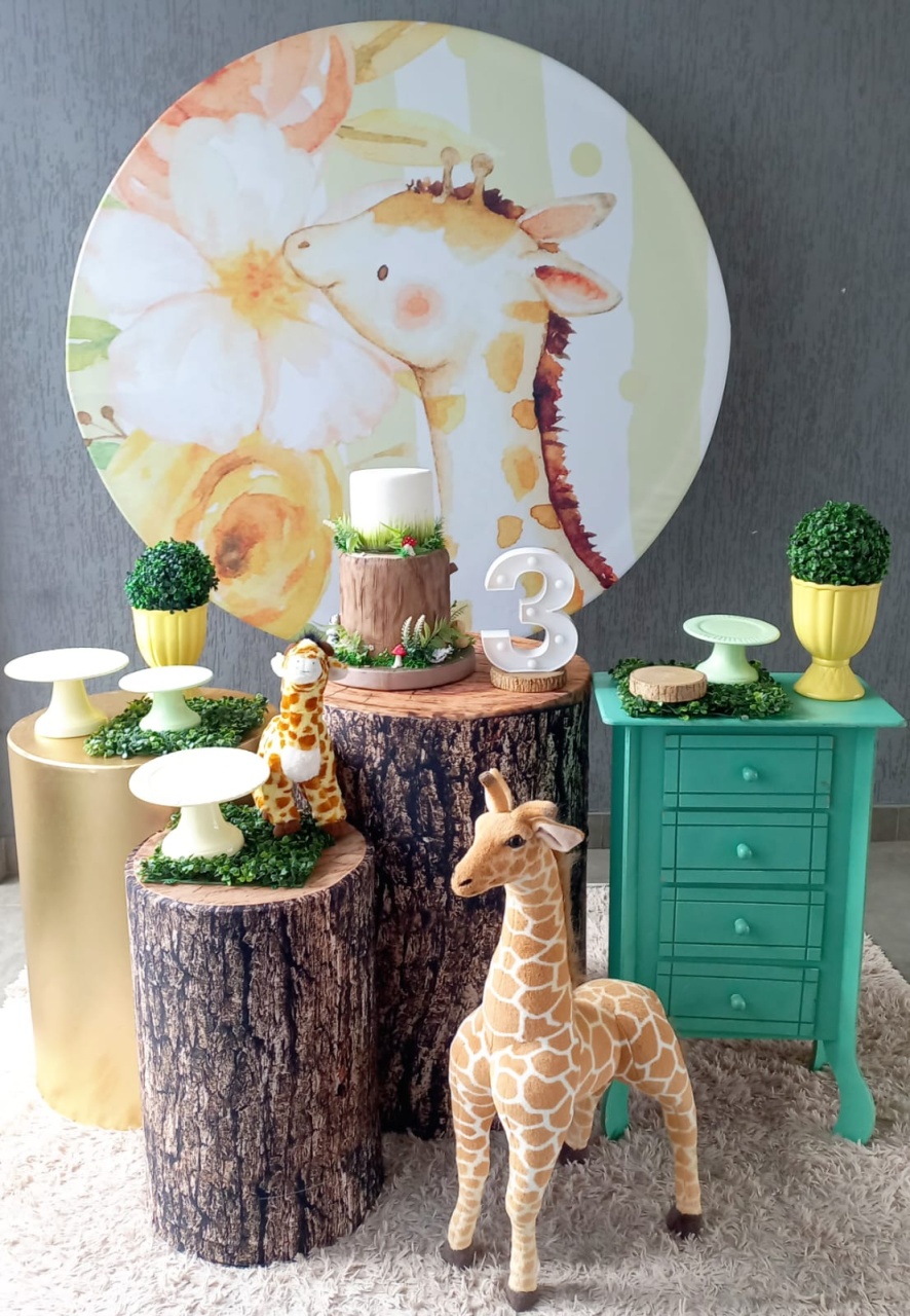 Girafinha - Encantada Festas e Locações 