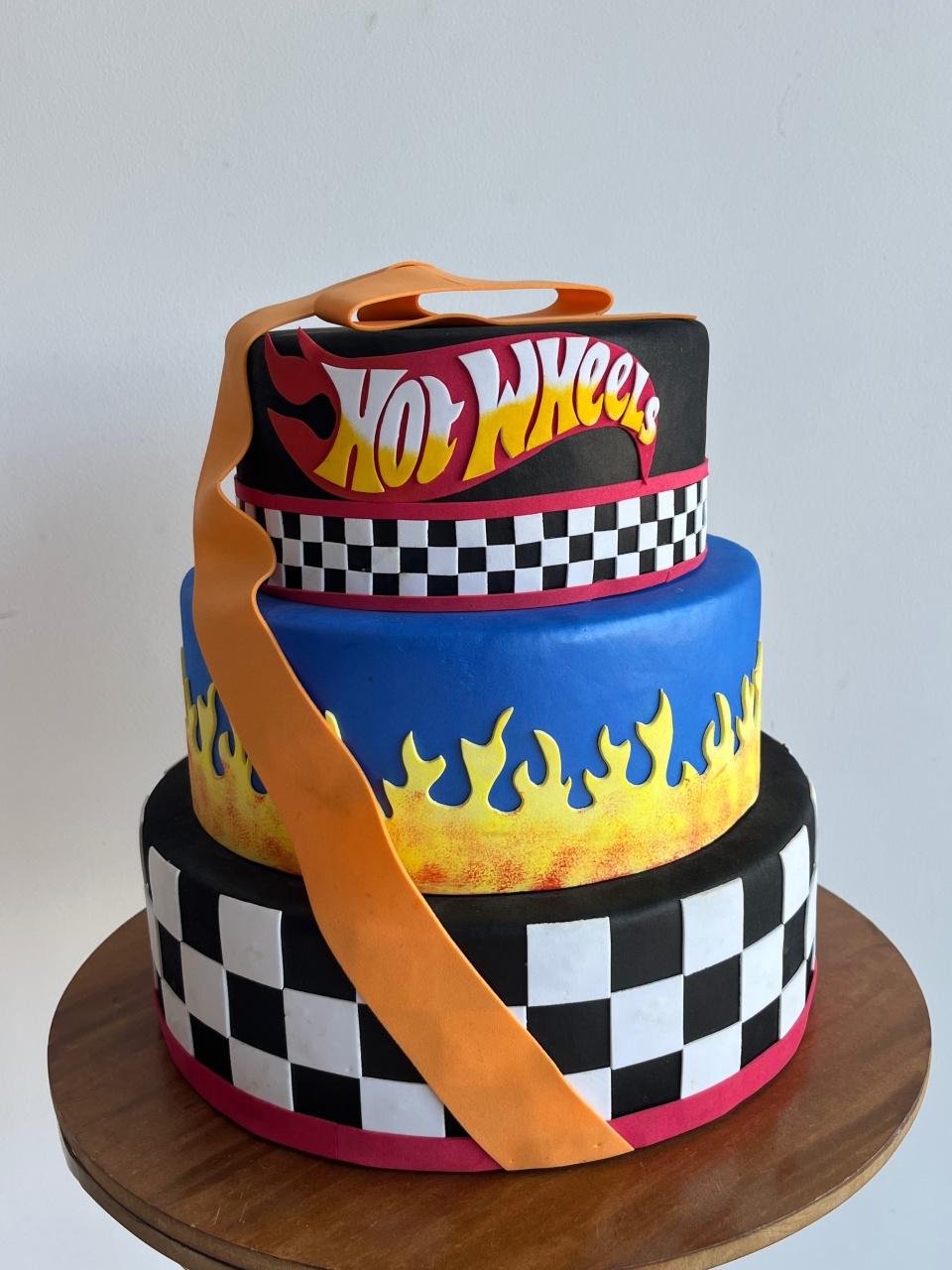 Bolo Hot-Wheels  - Mirlenedecora