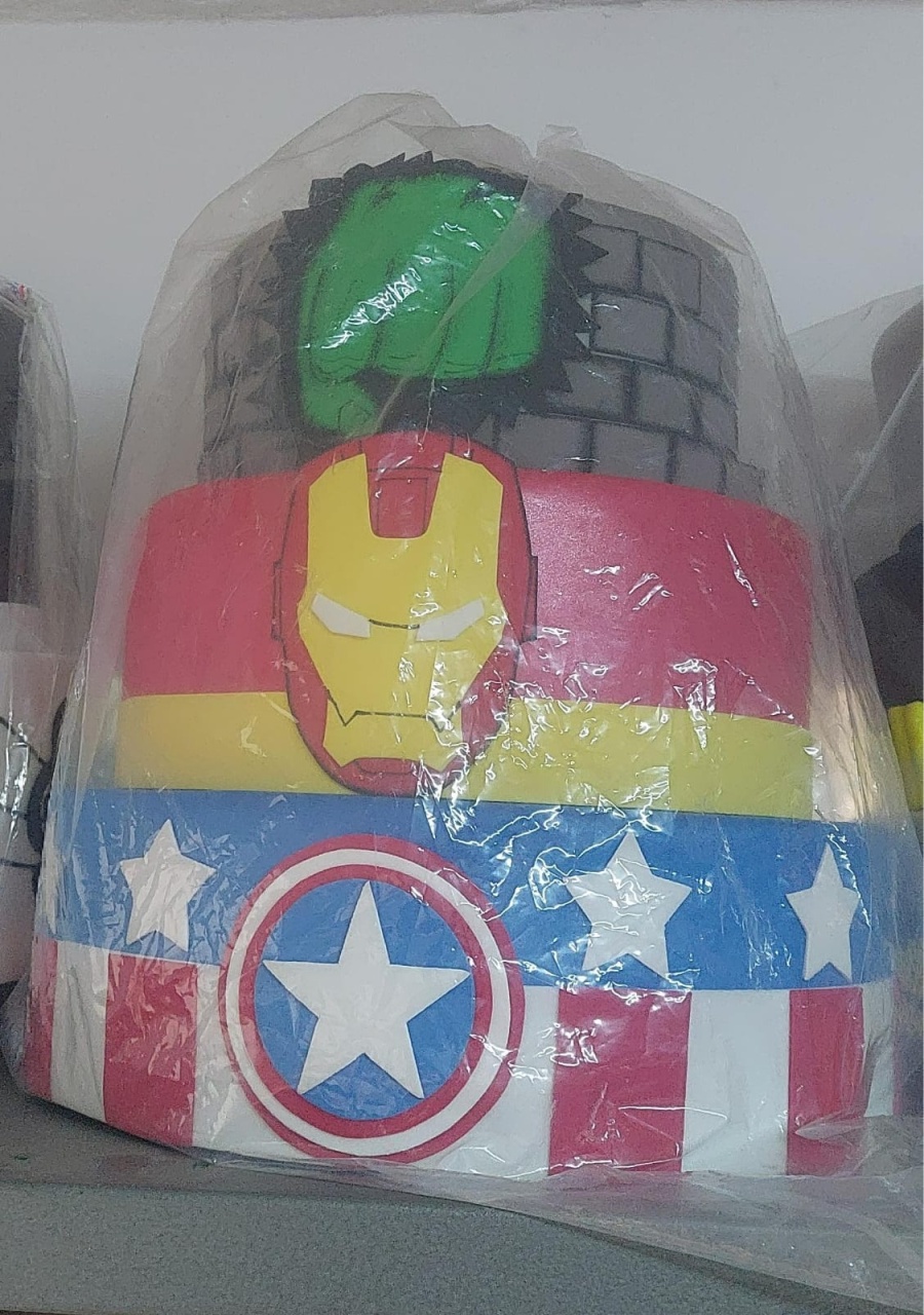 Bolo Vingadores - Mirlenedecora