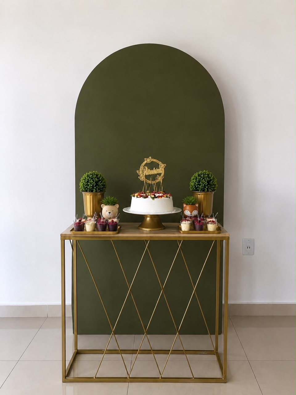 Painel Romano Verde + Mesa Treliçada- Kit Moderno Treliça Slim - Ana Monteart Decor