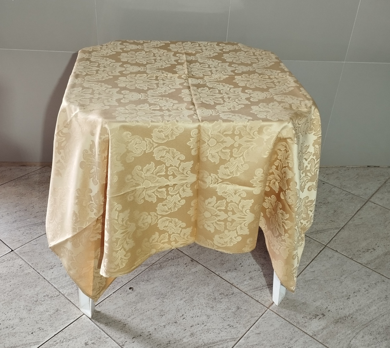 Toalha Quadrada Adamascada - Adriana lok & Decore