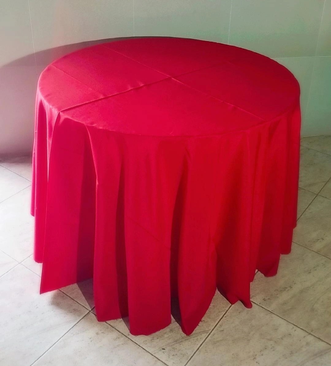 Toalha Redonda Vermelha  - Adriana lok & Decore