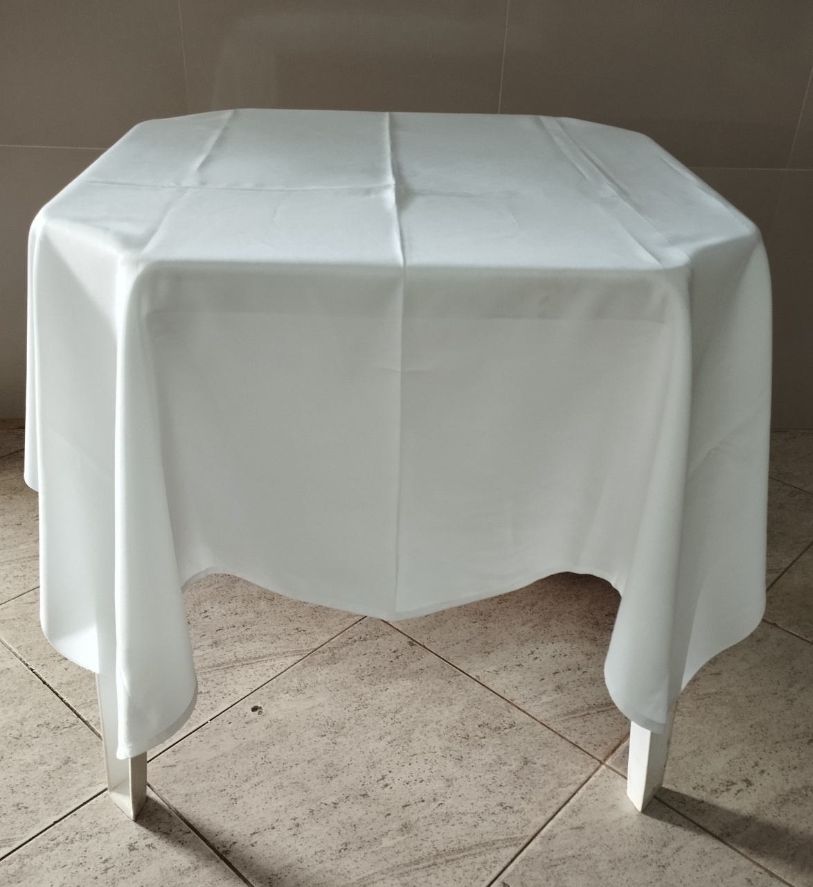 Toalha Quadrada Branca  - Adriana lok & Decore