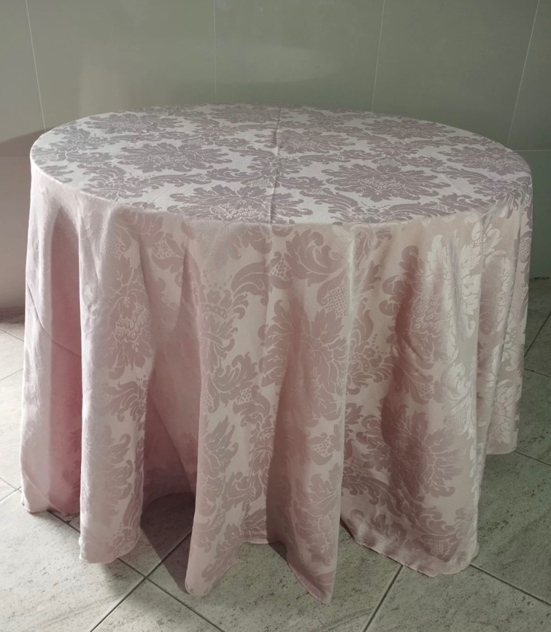 Toalha Redonda Adamascada Rosé - Adriana lok & Decore