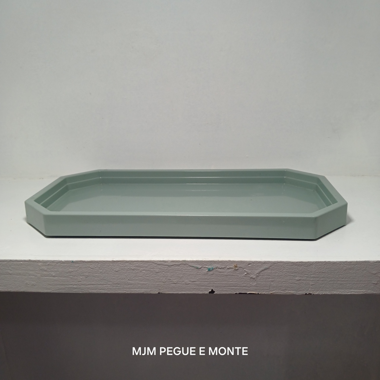 Bandeja Baixa Acrílico Verde Eucalipto - MJM PEGUE E MONTE