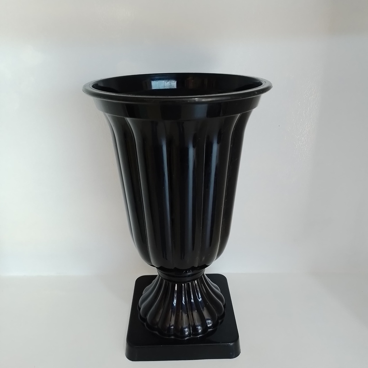 Vaso Preto - MJM PEGUE E MONTE