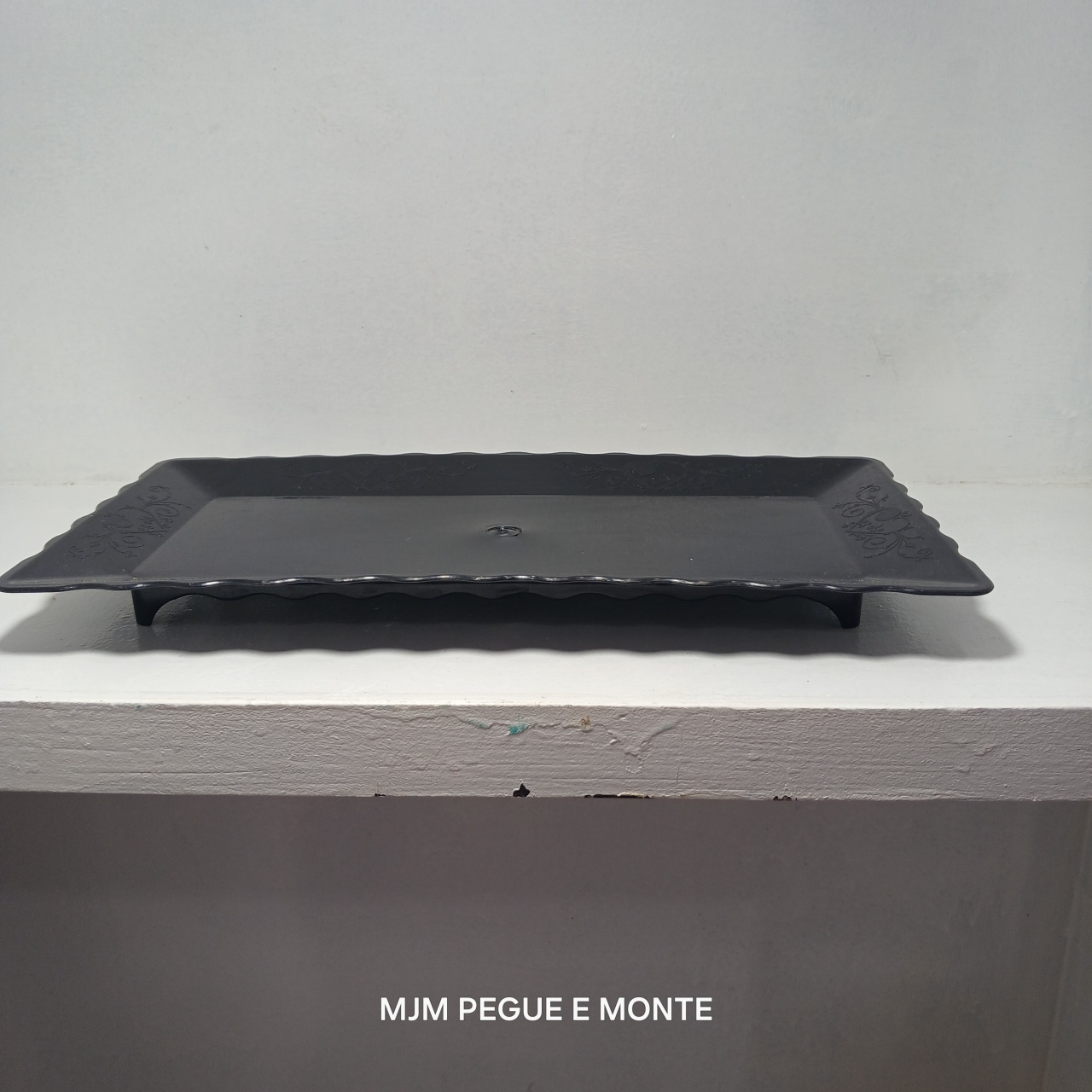 Bandeja Baixa Acrílico Preto - MJM PEGUE E MONTE