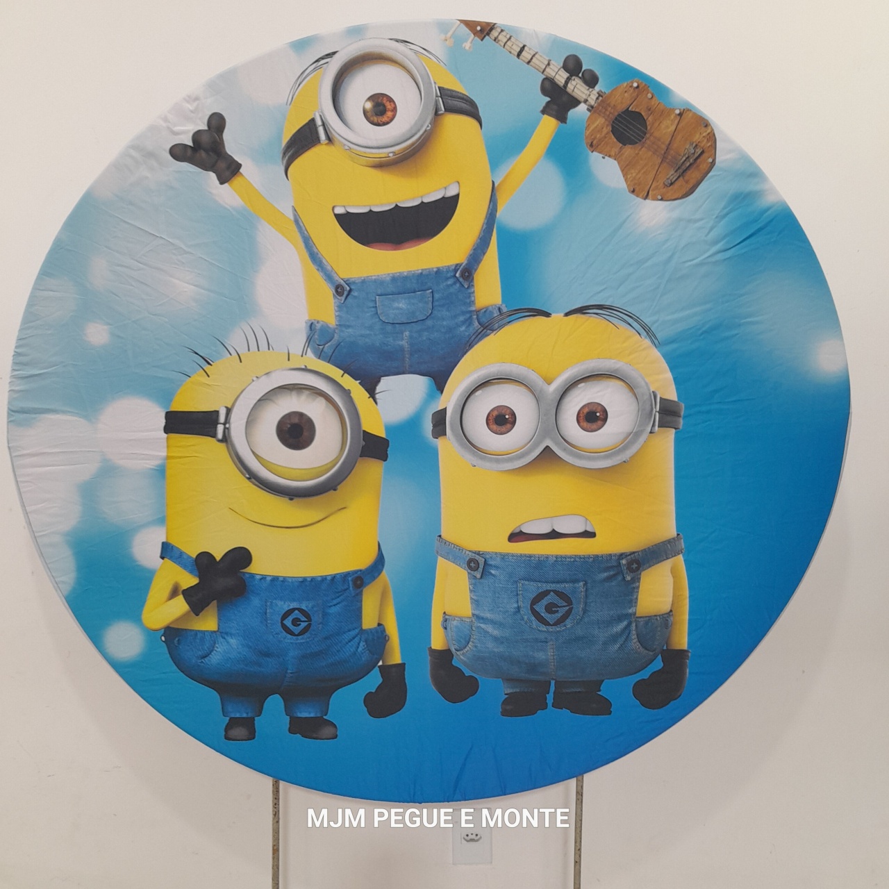 Capa Painel Redondo Minions - MJM PEGUE E MONTE