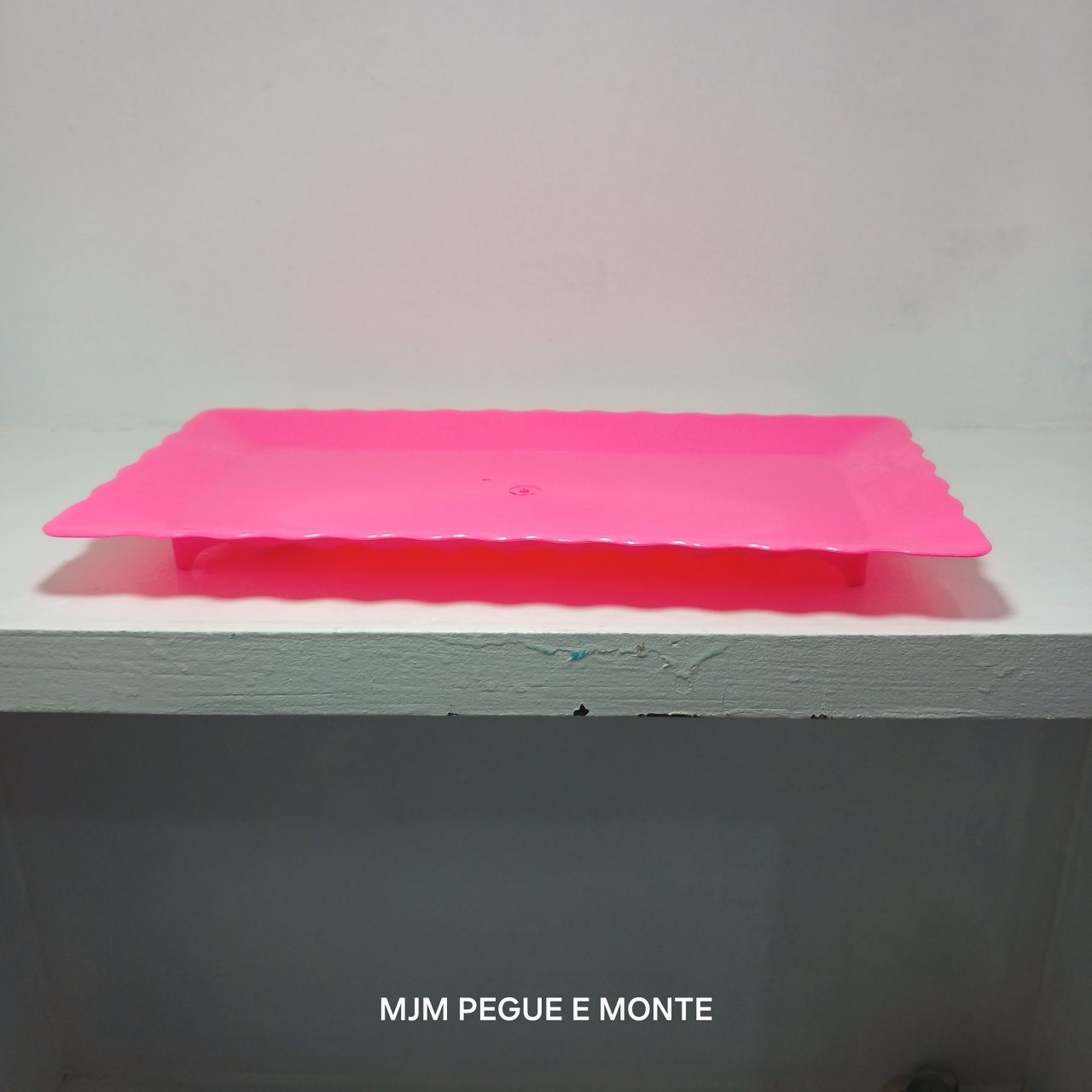 Bandeja Baixa Acrílico Rosa Pink - MJM PEGUE E MONTE