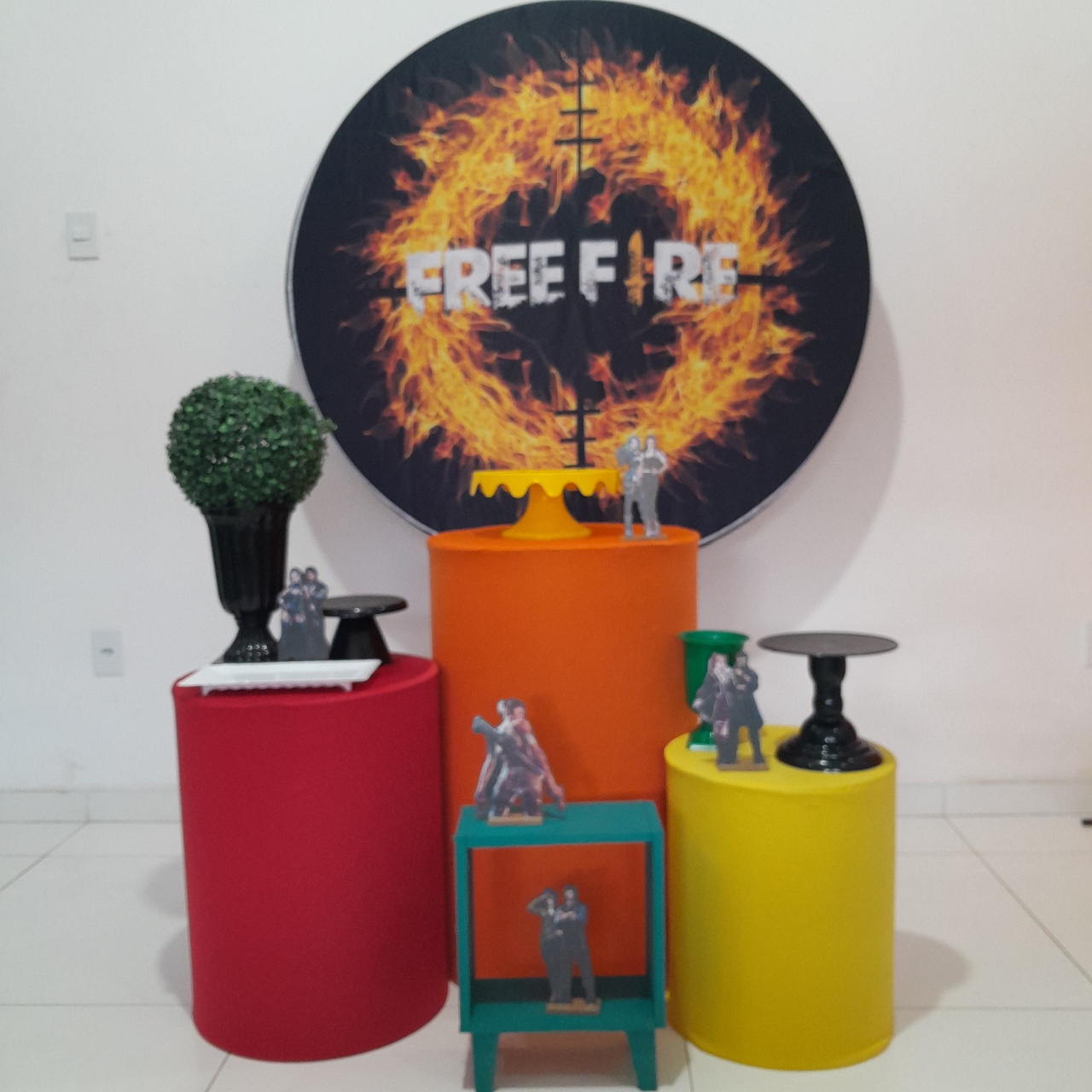 Kit Esmeralda Free Fire - MJM PEGUE E MONTE