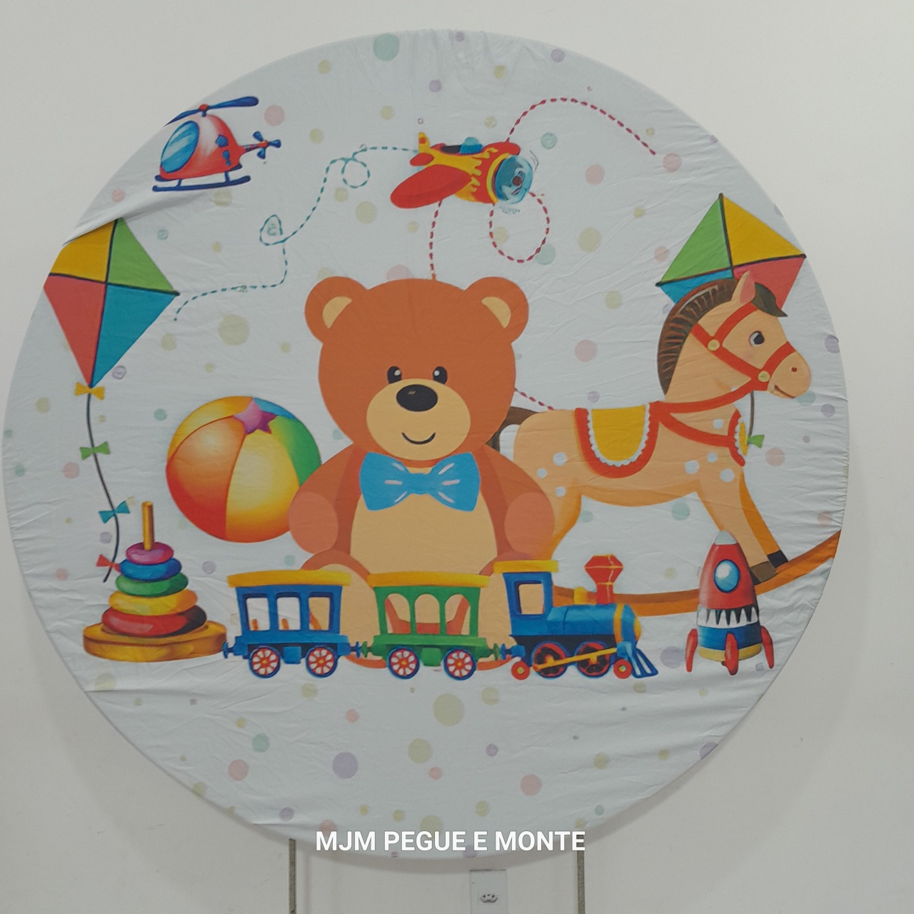 Capa Painel Redondo Fabrica de Brinquedos - MJM PEGUE E MONTE