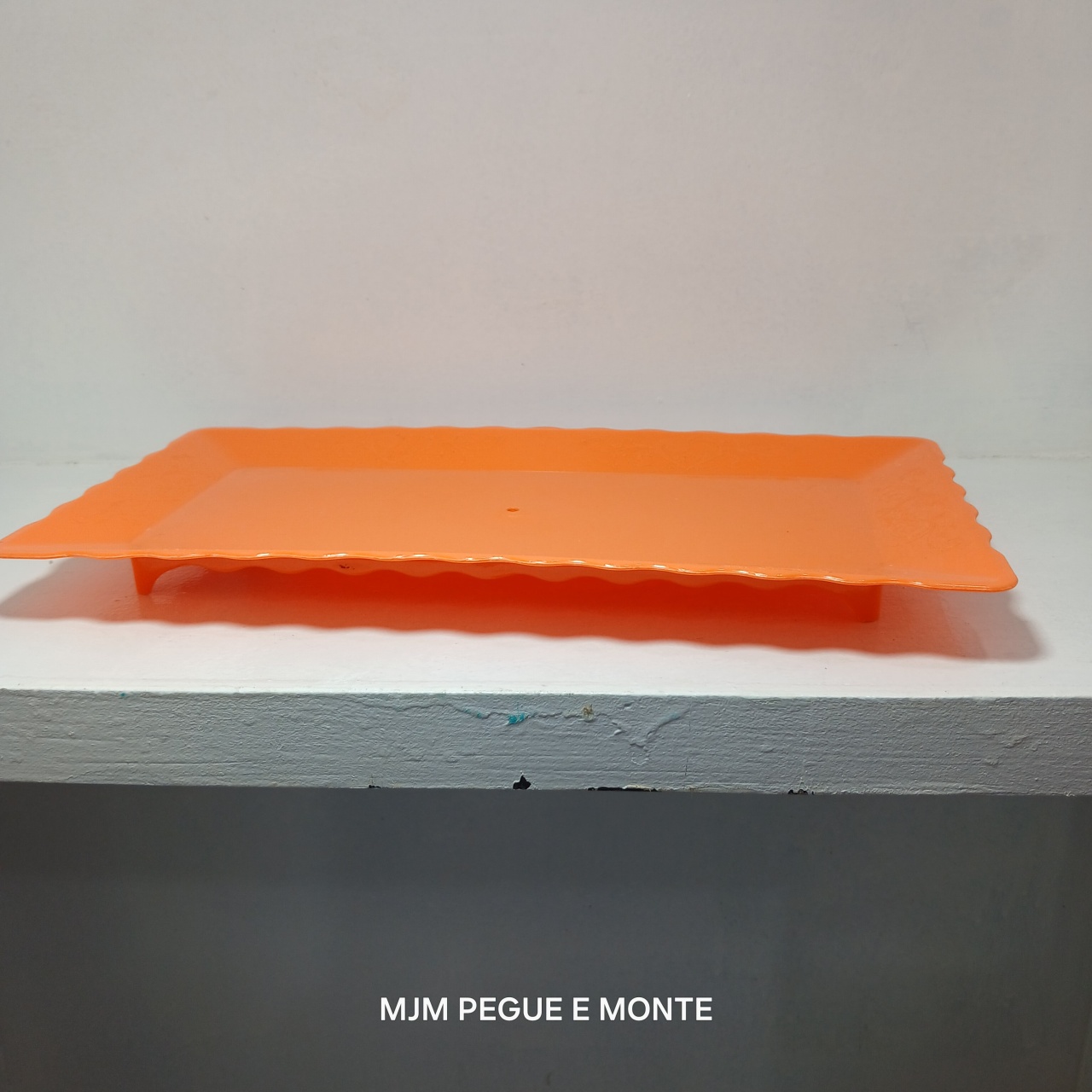Bandeja Baixa Acrílico Laranja - MJM PEGUE E MONTE