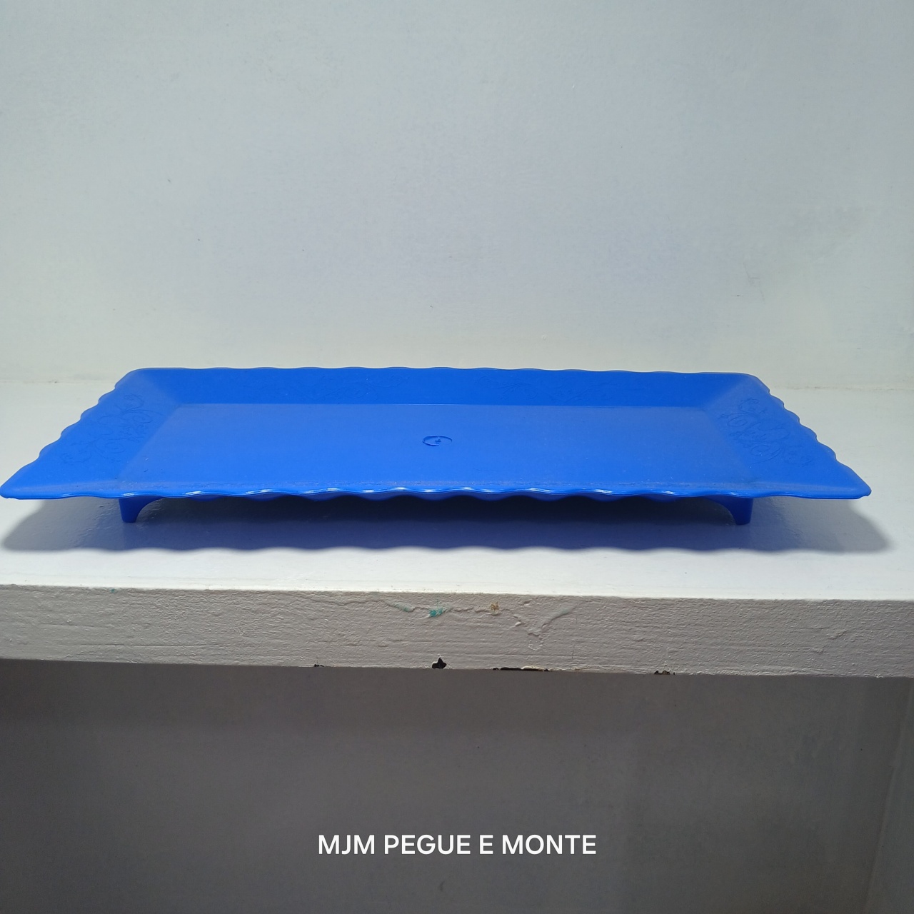 Bandeja Baixa Acrílico Azul Royal - MJM PEGUE E MONTE