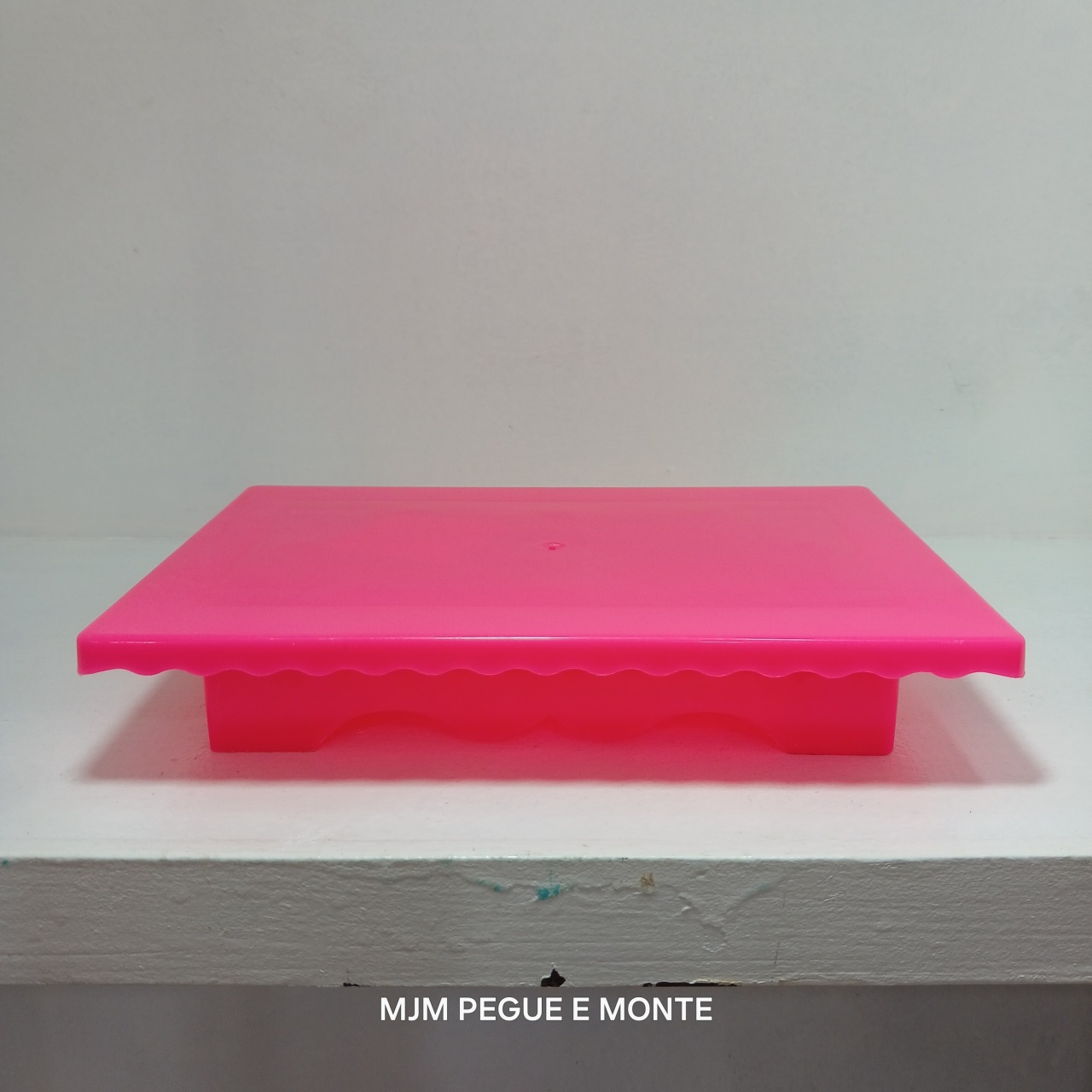 Bandeja Baixa Acrílico Pink - MJM PEGUE E MONTE