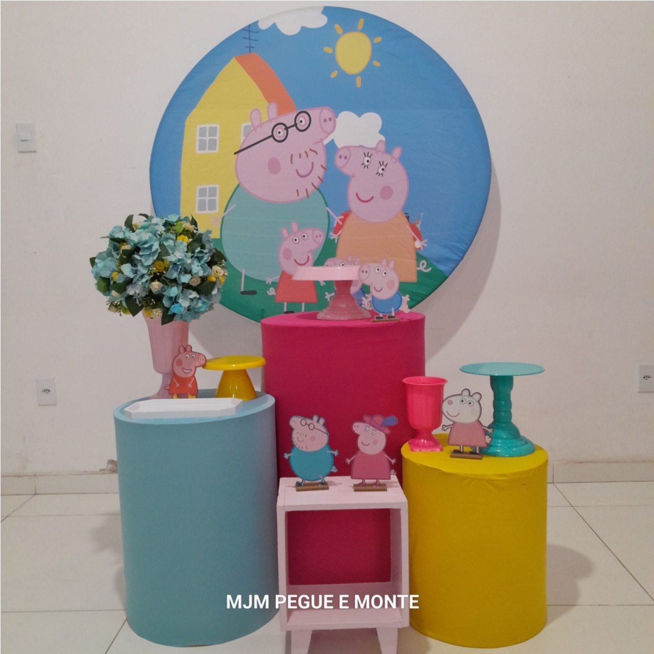 Kit Esmeralda Familia Peppa Pig - MJM PEGUE E MONTE