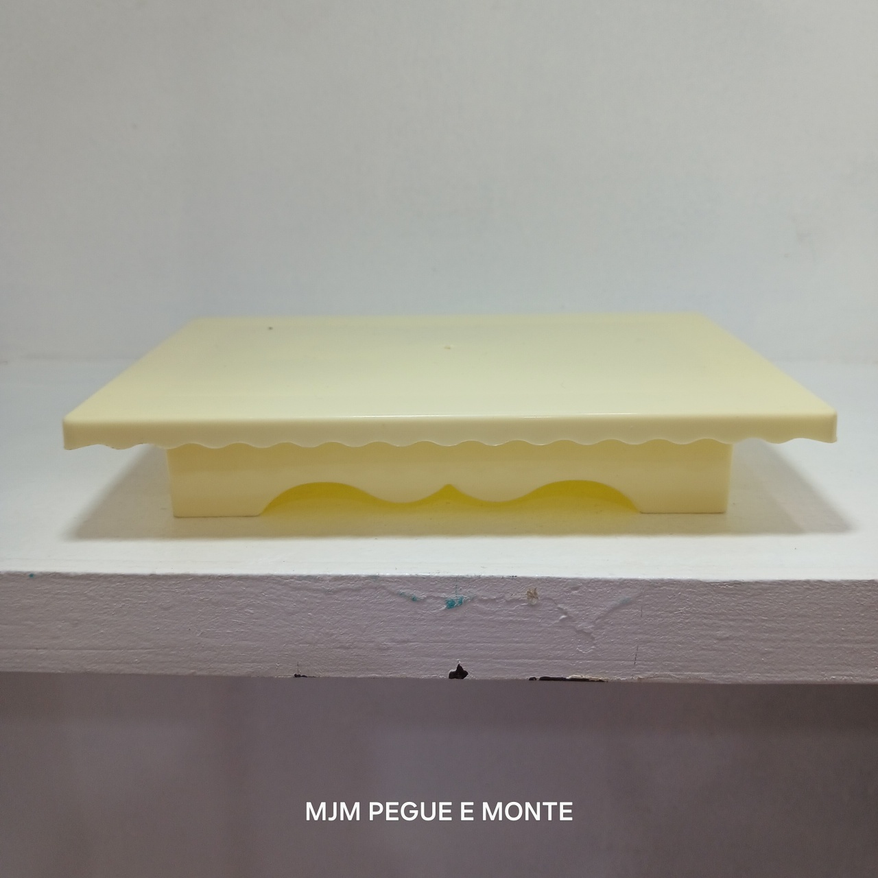 Bandeja Baixa Acrílico Amarelo Candy - MJM PEGUE E MONTE