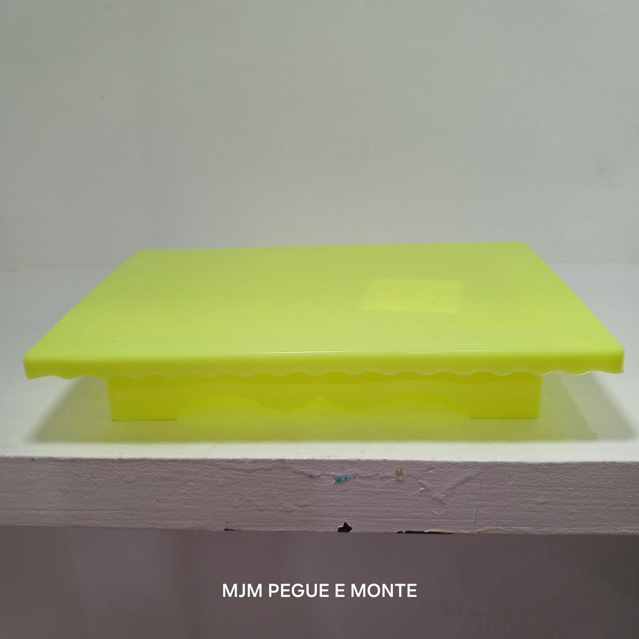Bandeja Baixa Acrílico Verde Neon - MJM PEGUE E MONTE