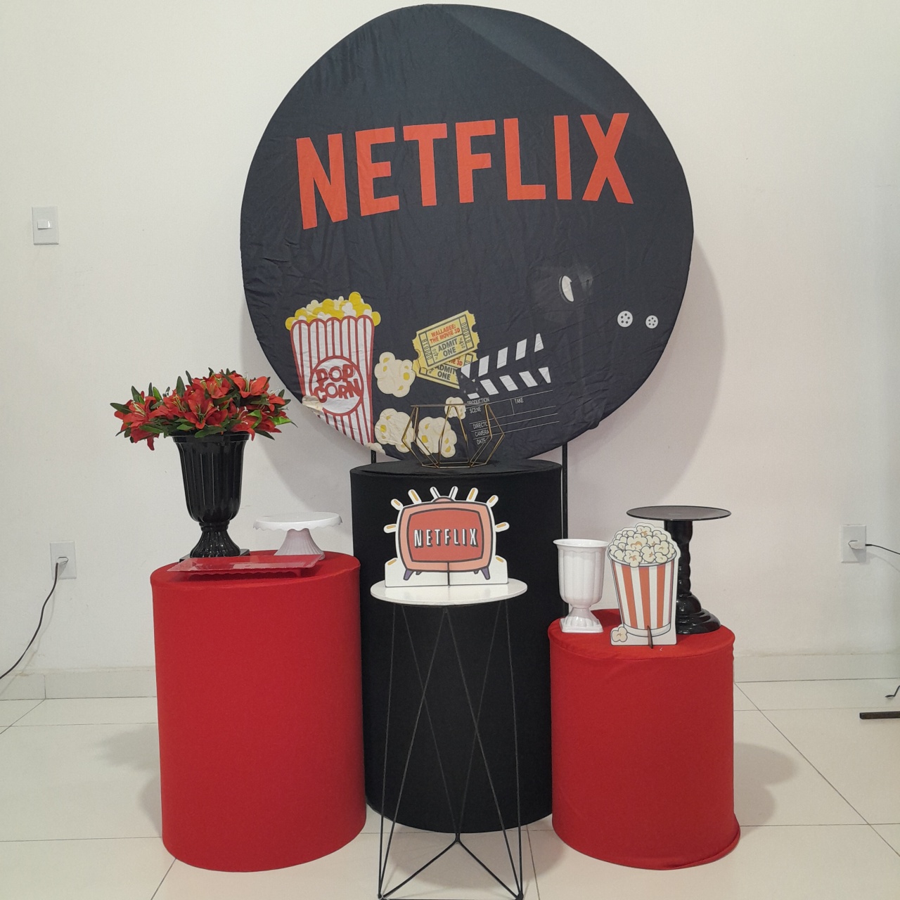 Kit Esmeralda Netflix - MJM PEGUE E MONTE
