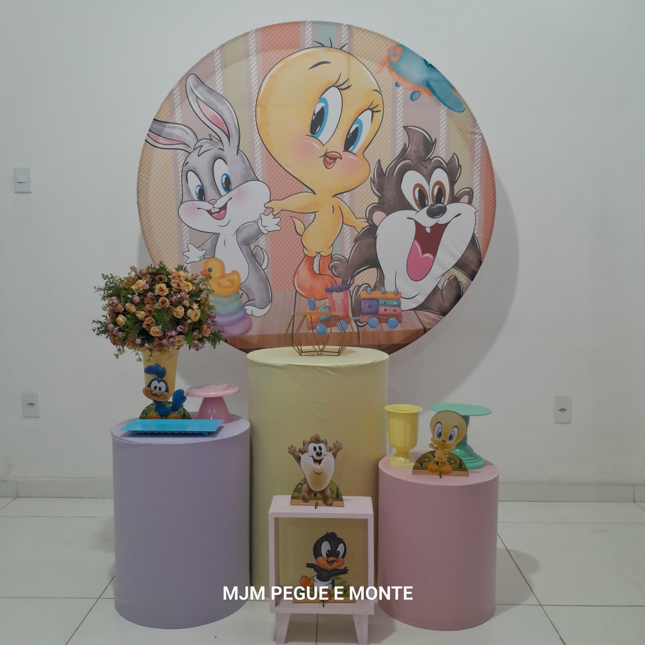 Kit Esmeralda Looney Tunes Menina - MJM PEGUE E MONTE