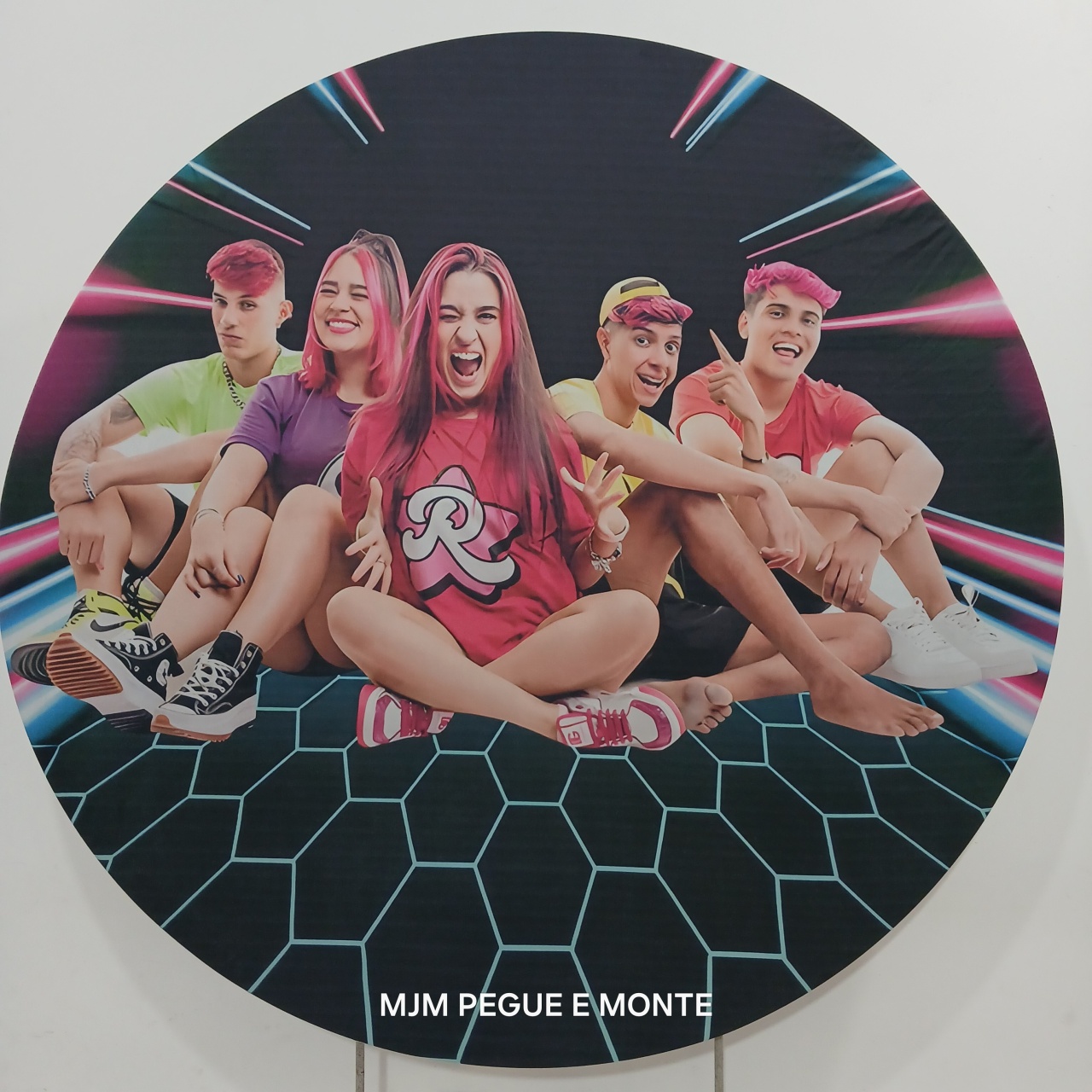Capa Painel Redondo Emilly Vick - MJM PEGUE E MONTE
