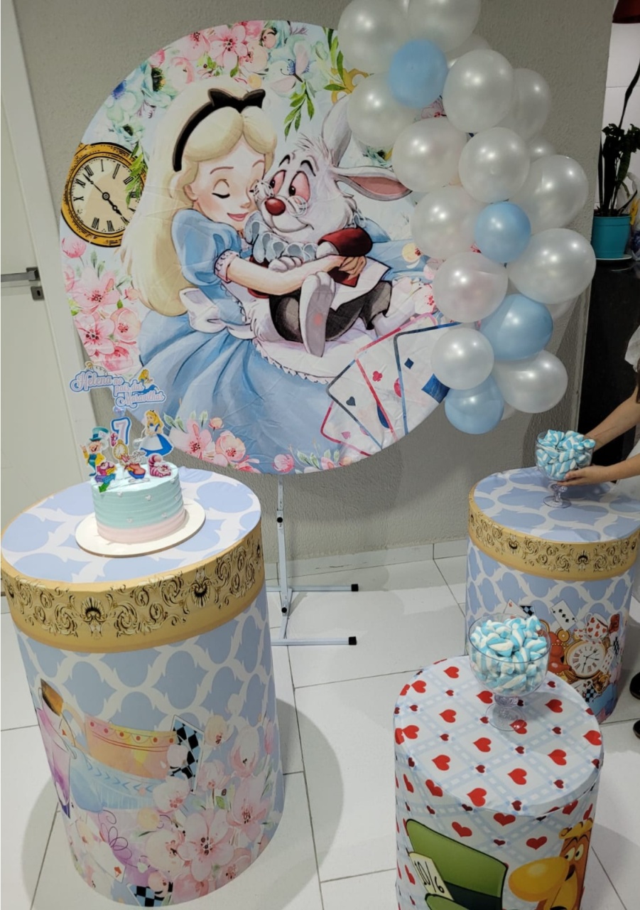 Alice No País das Maravilhas - Tutti Festas
