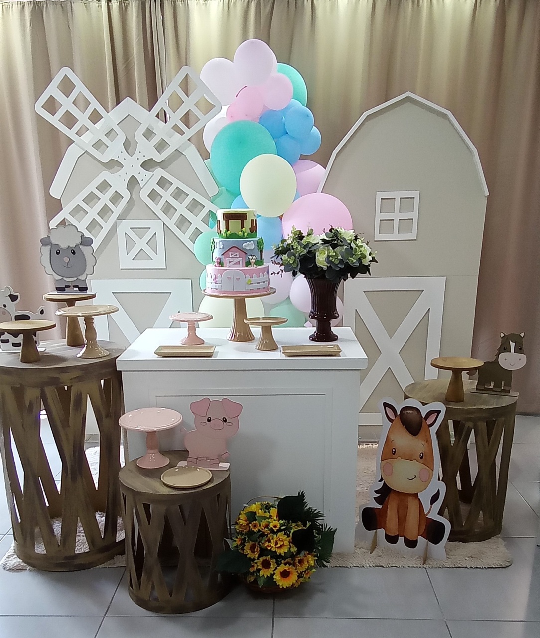 Fazendinha Celeiro Decor - Cenário Mágico Festa