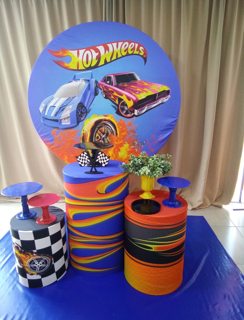 Hot Wheels 1 - Cenário Mágico Festa