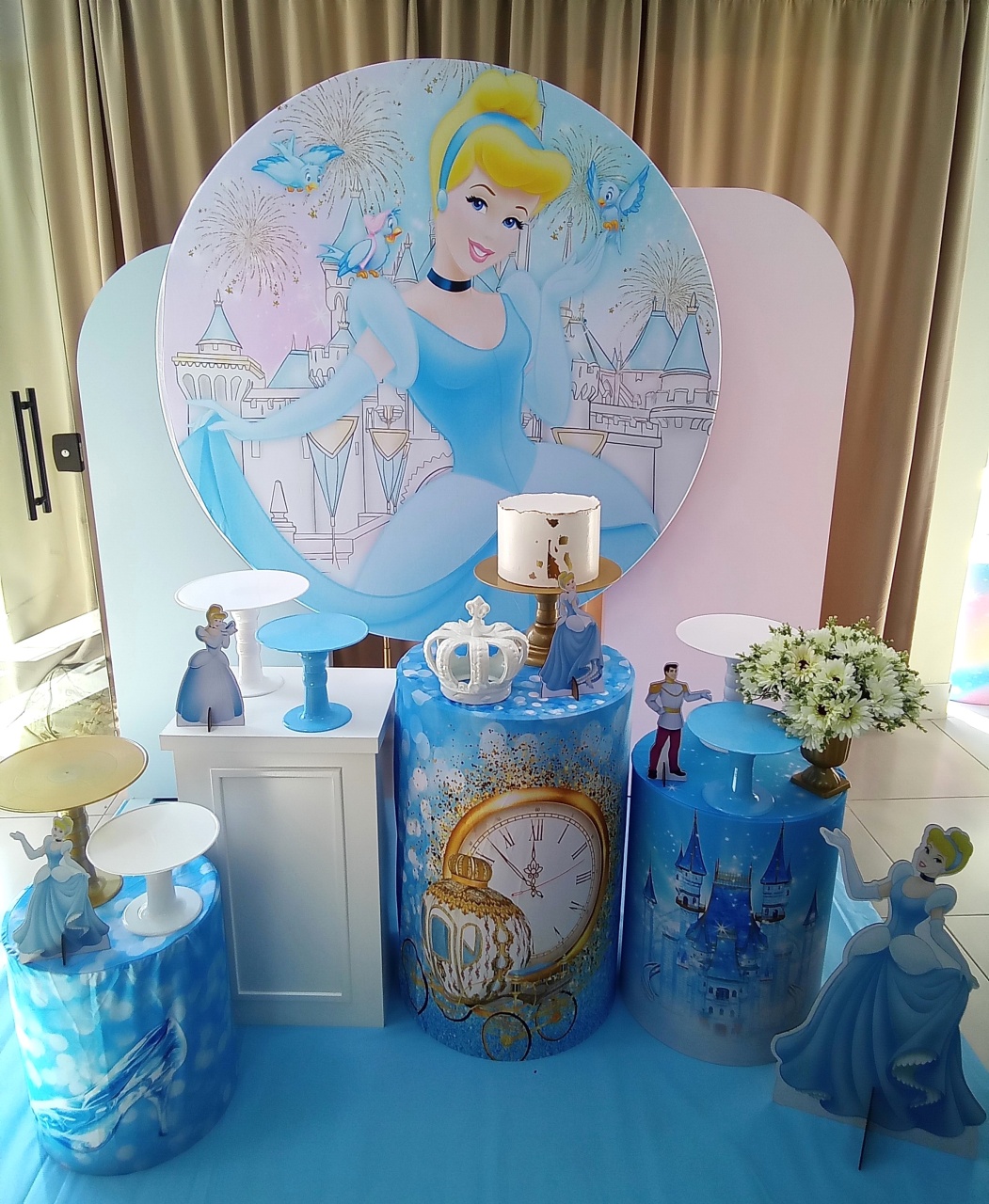 Cinderela Decor - Cenário Mágico Festa