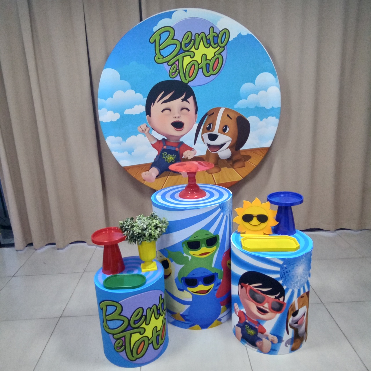 Bento E Totó 1 - Cenário Mágico Festa